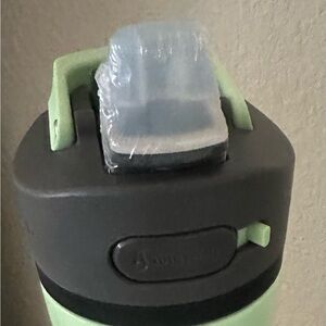 24 Oz Water Bottle w/Auto Pop Lid